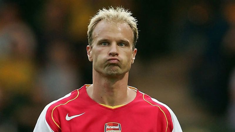Tiền đạo xuất sắc Dennis Bergkamp